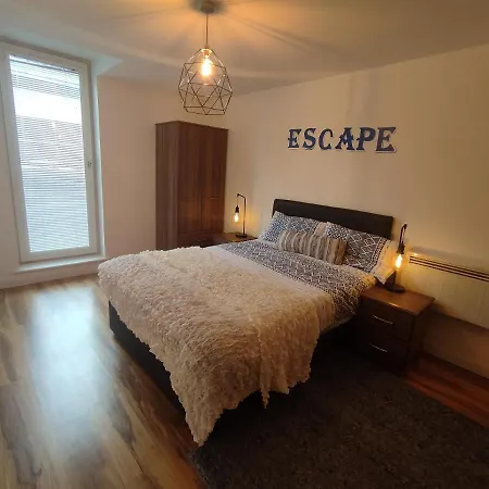 Apartment Blue Escape--lovely 2beds 1bath With Free Parking Birmingham